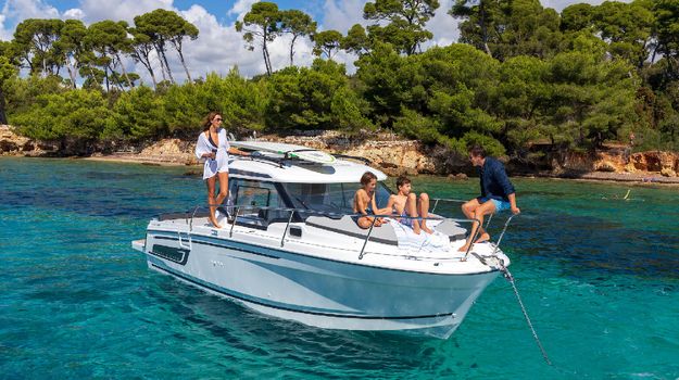 Jeanneau-Power Merry Fisher-795