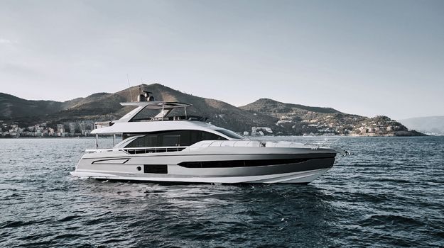 Azimut-Fly-78