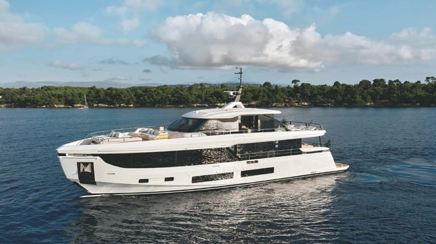 Azimut-Grande-30 METRI NEW