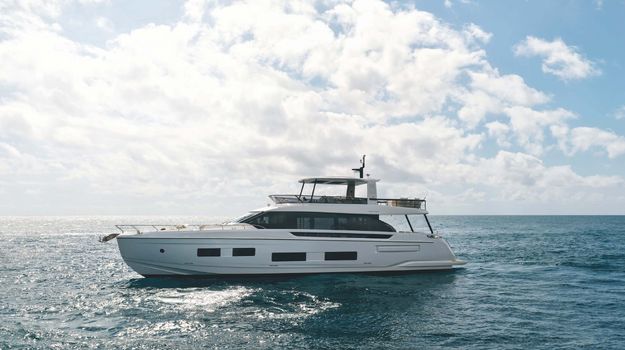 Azimut-Fly-82 NEW