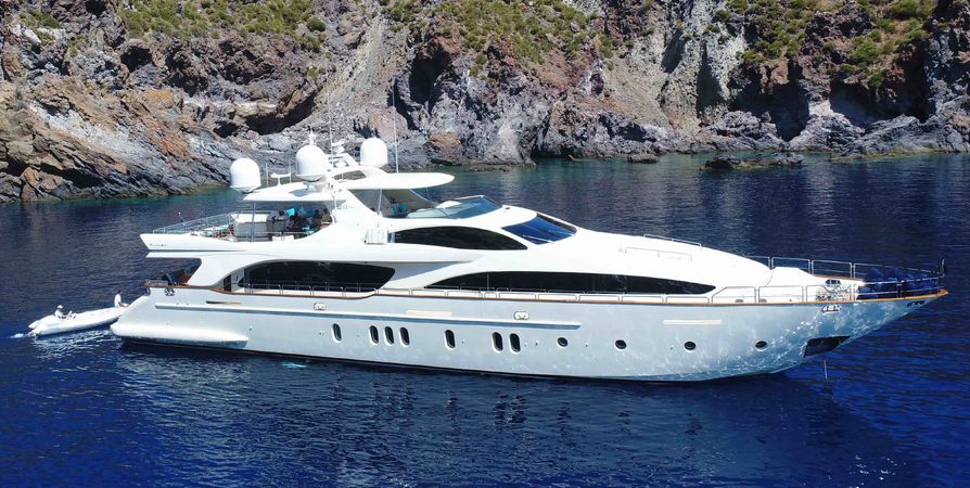 Motor Yacht 