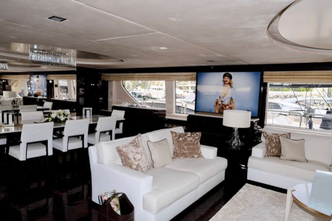 Motor Yacht 