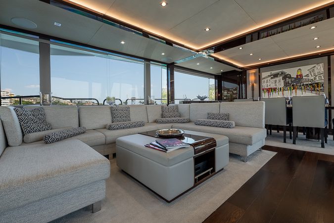 Motor Yacht 