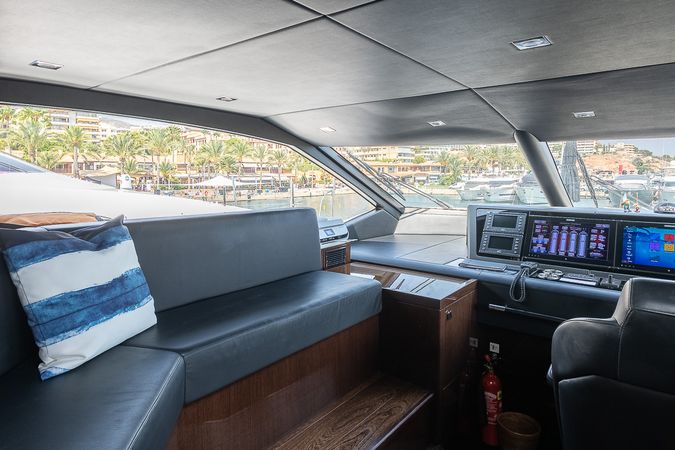 Motor Yacht 