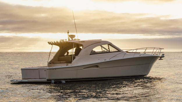 Riviera-Motor Yacht-43 Offshore Express